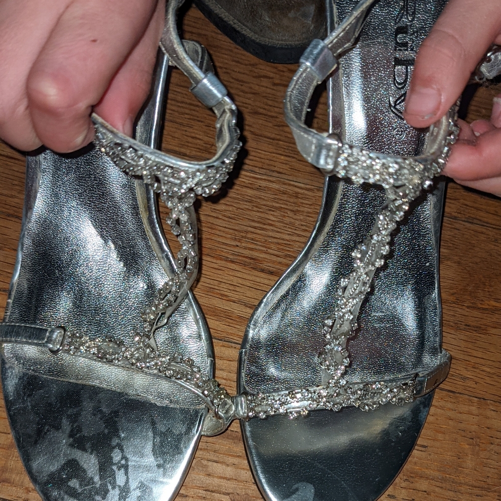 Heels - Picture 2 of 3